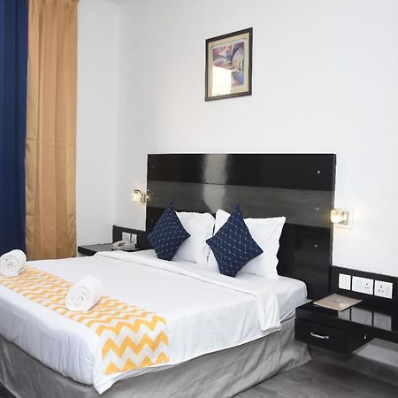 Fabhotel Posh Classic Гургаон Екстериор снимка