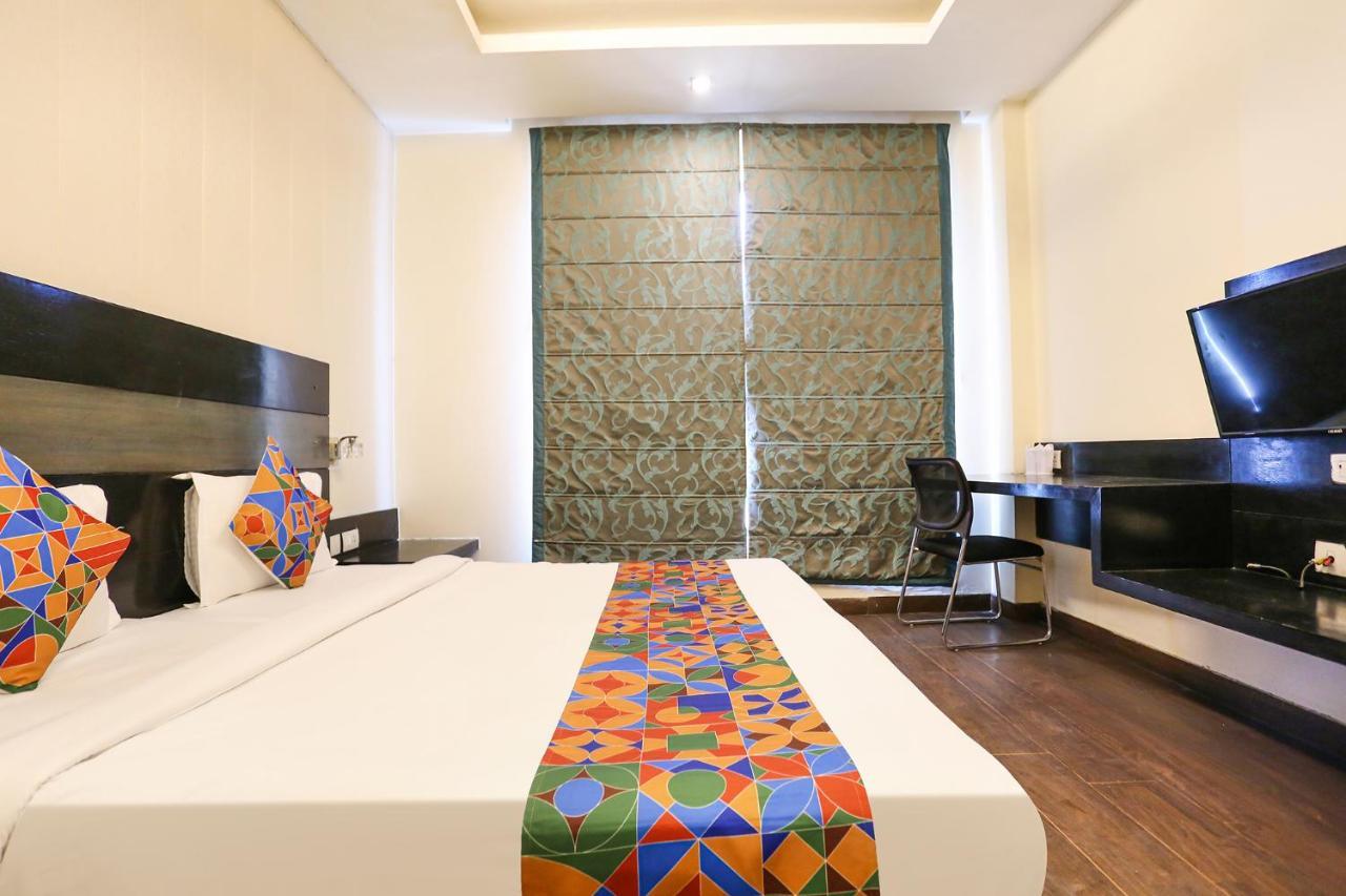 Fabhotel Posh Classic Гургаон Екстериор снимка