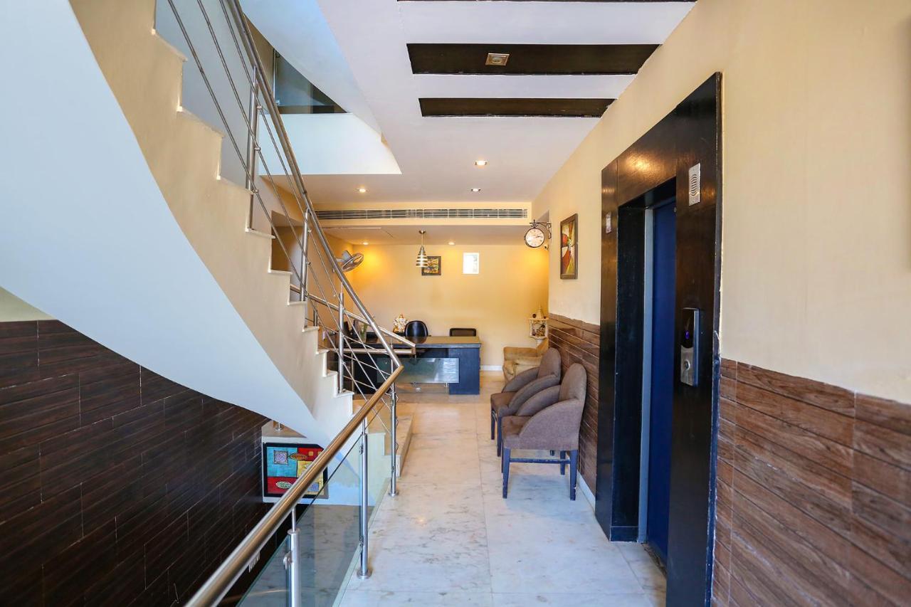 Fabhotel Posh Classic Гургаон Екстериор снимка