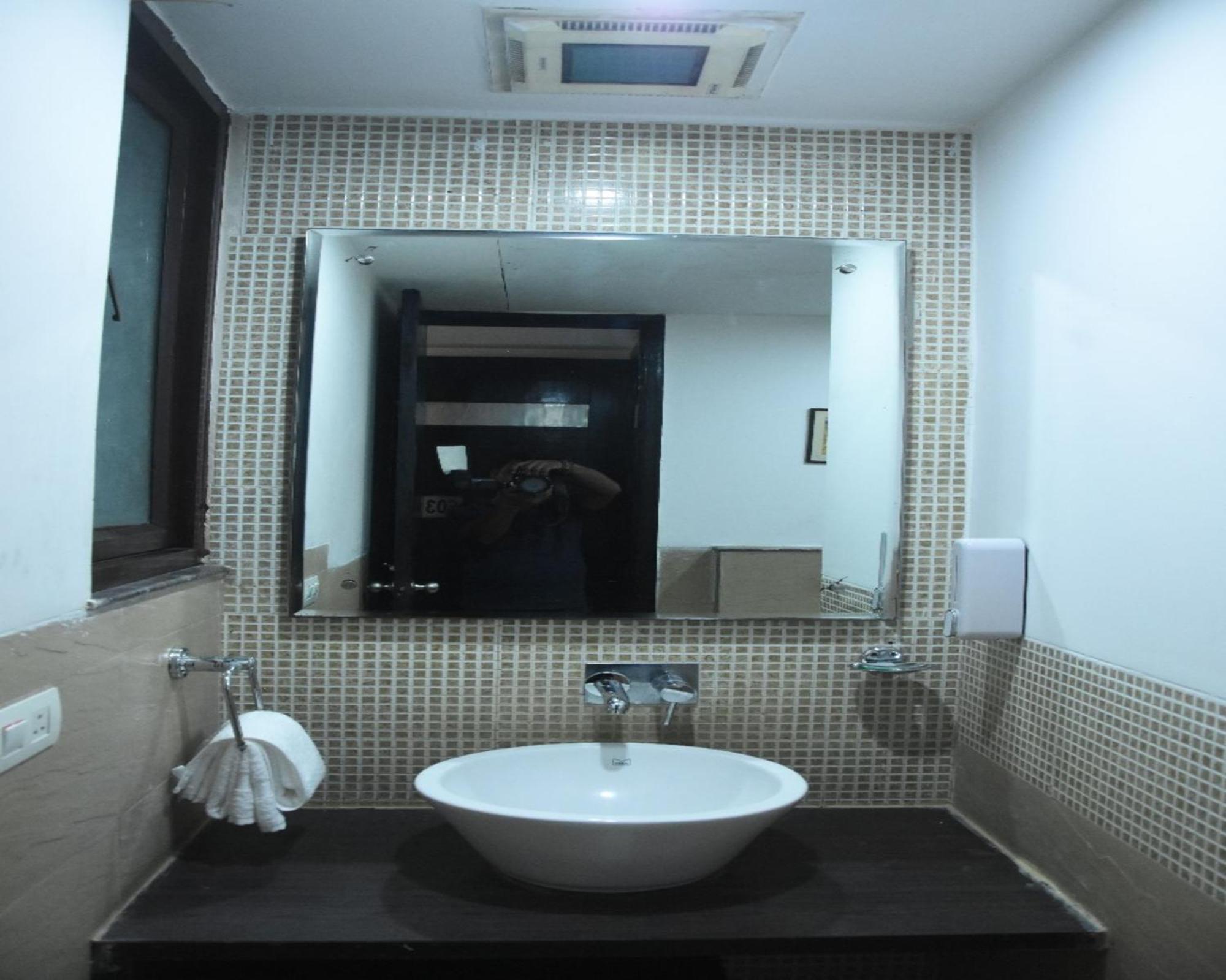 Fabhotel Posh Classic Гургаон Екстериор снимка